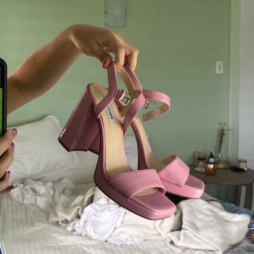 NWOT Pink Steve Madden Heels